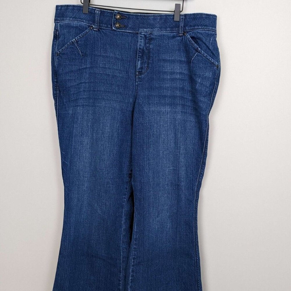 Lane Bryant Woman's Blue Jean's  leg  Flare,Tighter Tummy Technology, Size 20